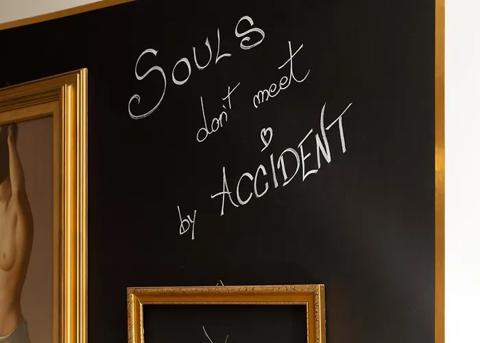 Appartamento & Art - San Francesco - Center ***** Trieste